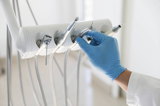 Professional Emergency Dentist technician working in McGregor, FL